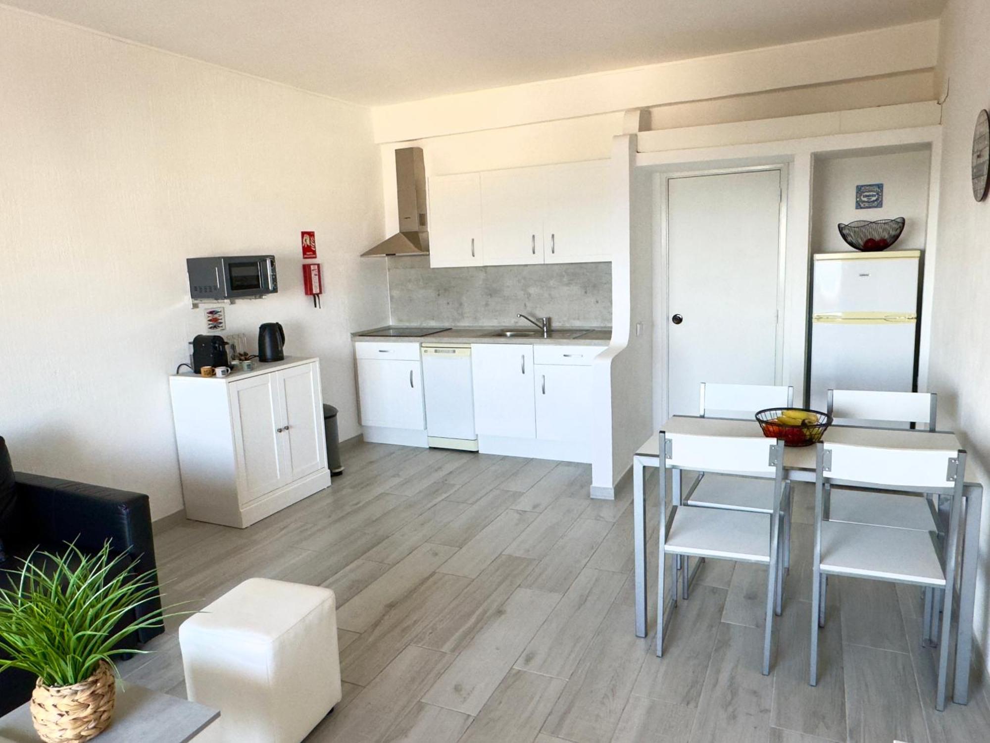 Apartment Les 3 Dauphins In อัลบูเฟรา ภายนอก รูปภาพ